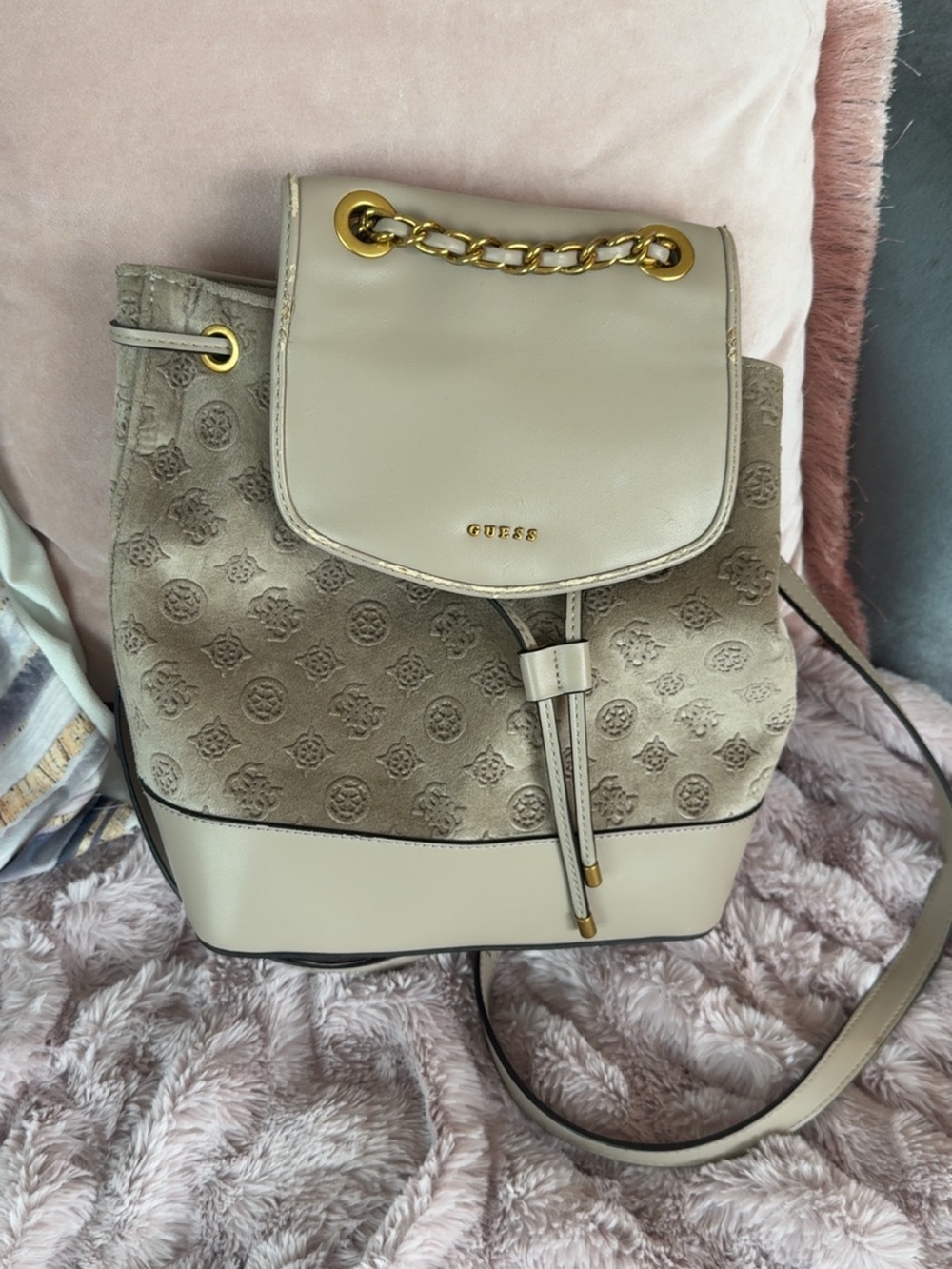 Women’s guess backpack. Good condition
